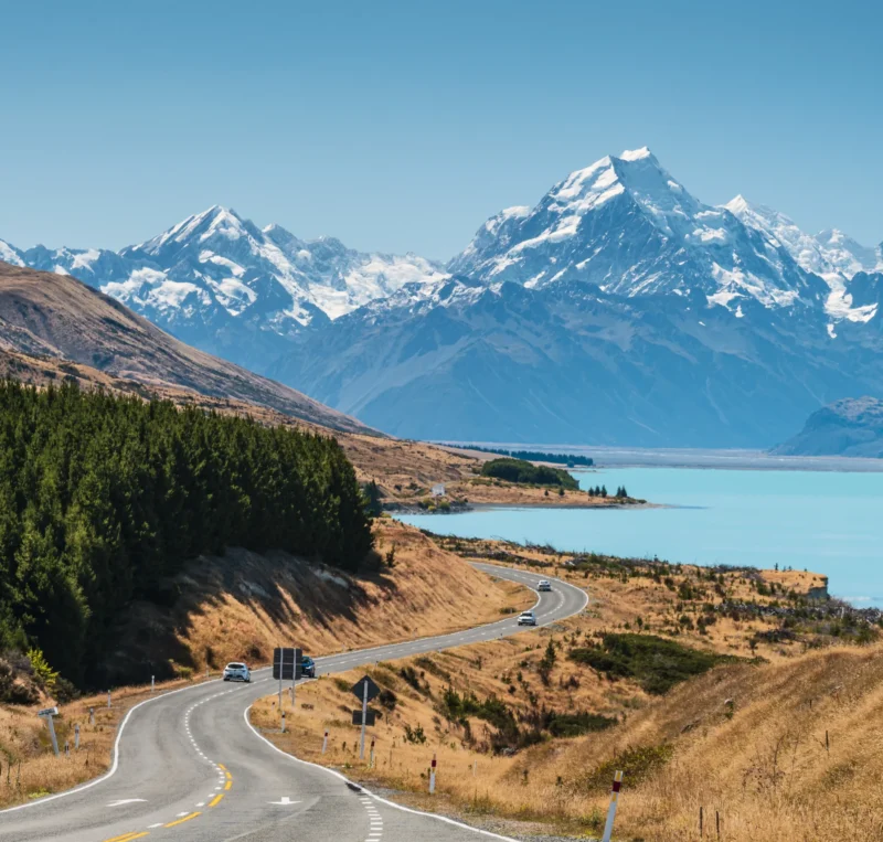 landscape-lake-pukaki-pukaki-new-zealand-surrounded-with-snowy-mountains